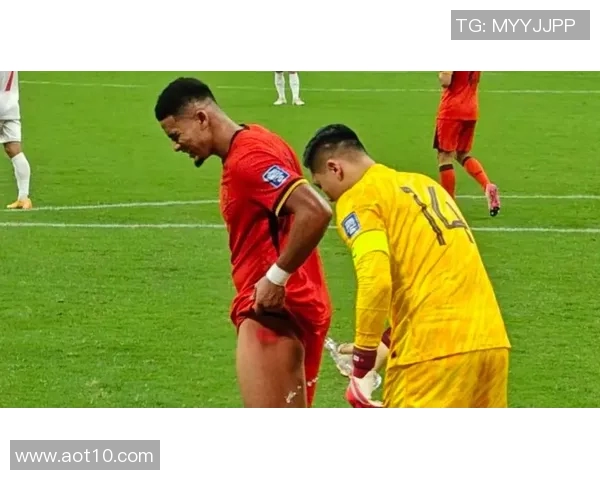 蒋光太防守拦截展现出色实力助力球队稳固后防线 蒋光太防守拦截展现出色实力助力球队稳固后防线