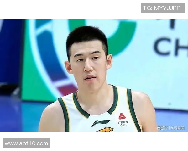 付豪强攻助力球队逆转胜利展现不屈精神与团队协作的完美结合 付豪强攻助力球队逆转胜利展现不屈精神与团队协作的完美结合